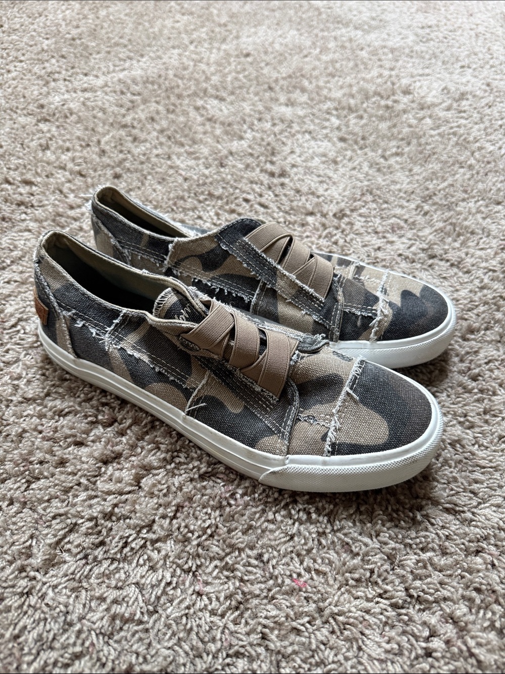 Women’s 10 Casual Slip-On Sneakers in Camouflage Brown Blowfish Malibu